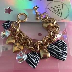 Betsey Johnson vintage zebra heart bracelet B46